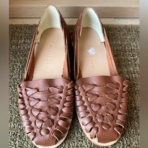 Never worn Nisolo Huarache sandals ladies 6